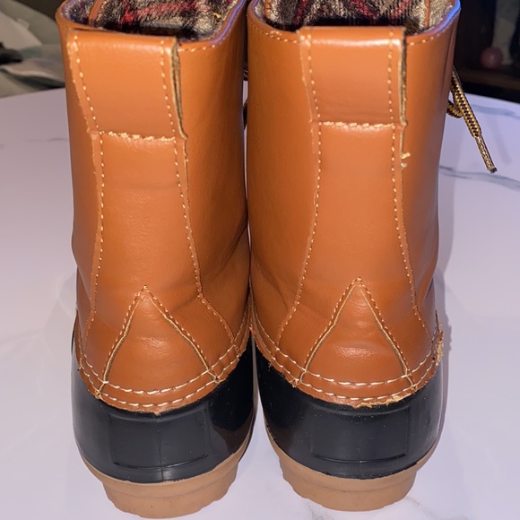 STEVE MADDEN DUCK BOOTS - Picture 5 of 6
